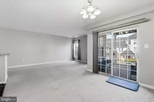 25300 Lake Mist Square, Chantilly, VA 20152 - Photo 9