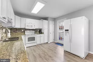 17372 Legacy Terrace, Round Hill, VA 20141 - Photo 7