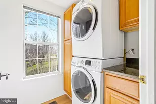 43213 Wayside Cir, Ashburn, VA 20147 - Photo 35