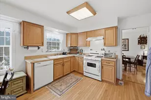 206 Cardinal Glen Cir, Sterling, VA 20164 - Photo 7