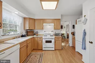 206 Cardinal Glen Cir, Sterling, VA 20164 - Photo 9