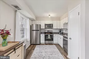 237 Roanoke Dr SE, Leesburg, VA 20175 - Photo 3