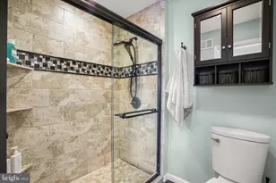 102 Evergreen St, Sterling, VA 20164 - Photo 27