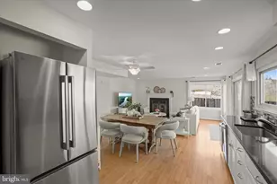 102 Evergreen St, Sterling, VA 20164 - Photo 19