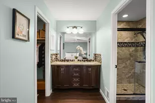 102 Evergreen St, Sterling, VA 20164 - Photo 25