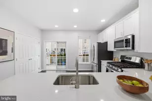 42834 McComas Terrace, Chantilly, VA 20152 - Photo 11