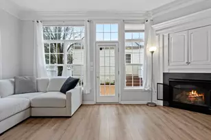 20345 Bowfonds St, Ashburn, VA 20147 - Photo 11