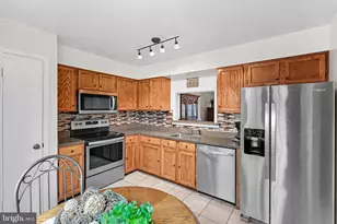 27 Haxall Ct, Sterling, VA 20165 - Photo 15