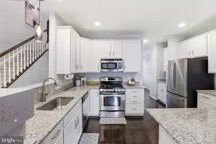 25349 Wakestone Park Terrace, Chantilly, VA 20152 - Photo 11