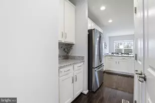 25349 Wakestone Park Terrace, Chantilly, VA 20152 - Photo 7