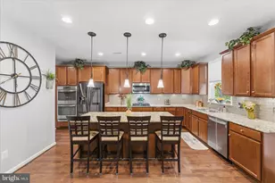 24618 Salmon River Pl, Aldie, VA 20105 - Photo 5