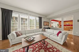 43774 Brownburg Pl, Chantilly, VA 20152 - Photo 9