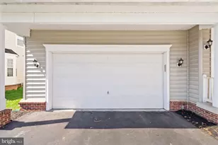 22879 Courtland Park Dr, Brambleton, VA 20148 - Photo 5