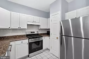 46353 Villa Square, Potomac Falls, VA 20165 - Photo 13