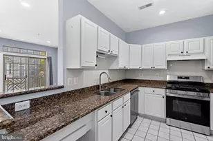 46353 Villa Square, Potomac Falls, VA 20165 - Photo 11