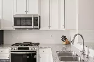 42582 Antonia Ter, Sterling, VA 20166 - Photo 5