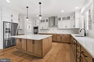 20285 Redrose Dr, Sterling, VA 20165 - Photo 27