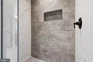 20285 Redrose Dr, Sterling, VA 20165 - Photo 45