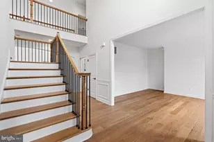 20285 Redrose Dr, Sterling, VA 20165 - Photo 9