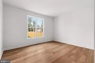 20285 Redrose Dr, Sterling, VA 20165 - Photo 33