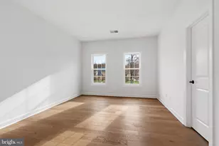 20285 Redrose Dr, Sterling, VA 20165 - Photo 47