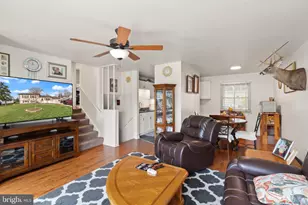 107 N Aspen Ave, Sterling, VA 20164 - Photo 7