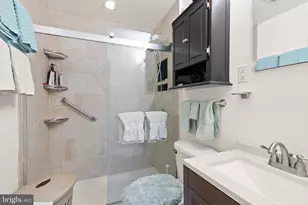 107 N Aspen Ave, Sterling, VA 20164 - Photo 13