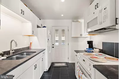 107 N Aspen Avenue, Sterling, VA 20164 - Photo 3