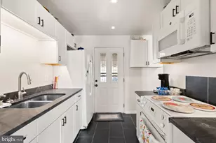 107 N Aspen Ave, Sterling, VA 20164 - Photo 3