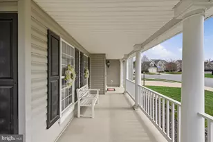 18714 Drummond Pl, Leesburg, VA 20176 - Photo 9