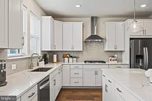 815 Sawback Sq NE, Leesburg, VA 20176 - Photo 3