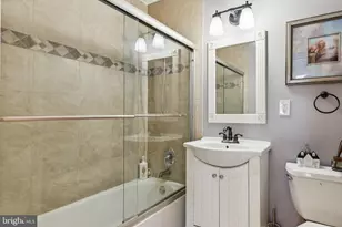 20364 White Oak Dr, Sterling, VA 20165 - Photo 11