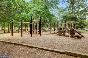 22732 Highcrest Cir, Brambleton, VA 20148 - Photo 57