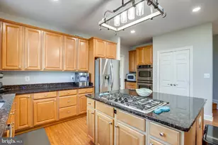 13300 April Cir, Lovettsville, VA 20180 - Photo 7