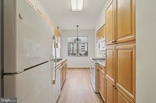 19375 Cypress Ridge Terrace, Leesburg, VA 20176 - Photo 15