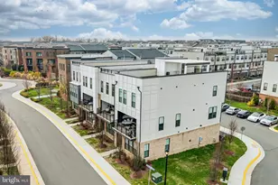 23117 Cottonwillow Sq, Brambleton, VA 20148 - Photo 45