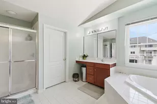43679 Lucketts Bridge Cir, Ashburn, VA 20148 - Photo 33