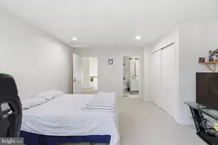 43679 Lucketts Bridge Cir, Ashburn, VA 20148 - Photo 29