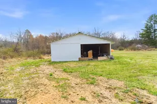 20040 Bobwhite Ln, Sterling, VA 20165 - Photo 11