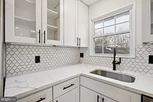 905 Tuscarora Dr SW, Leesburg, VA 20175 - Photo 9