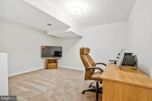 117 Connemara Dr, Sterling, VA 20164 - Photo 41