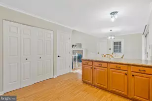 117 Connemara Dr, Sterling, VA 20164 - Photo 9