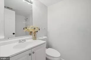 105 Baker Ln, Sterling, VA 20164 - Photo 27