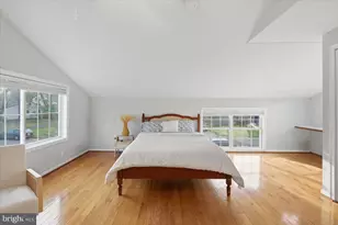 105 Baker Ln, Sterling, VA 20164 - Photo 15