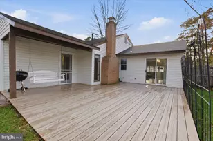 105 Baker Ln, Sterling, VA 20164 - Photo 29