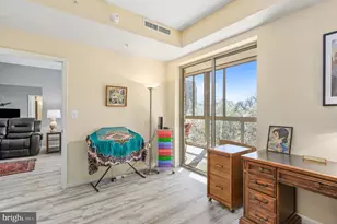 19355 Cypress Ridge Terrace, Leesburg, VA 20176 - Photo 17