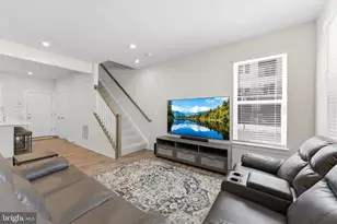 44625 Wolfhound Sq, Ashburn, VA 20147 - Photo 13