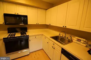 20602 Cornstalk Terrace, Ashburn, VA 20147 - Photo 11