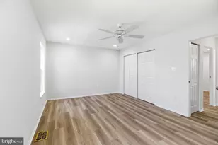 102 N Duke Dr, Sterling, VA 20164 - Photo 17