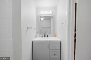 1042 Tottenham Ct, Sterling, VA 20164 - Photo 21